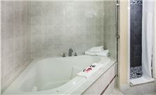 Ramada by Wyndham Ligonier - Hot Tub