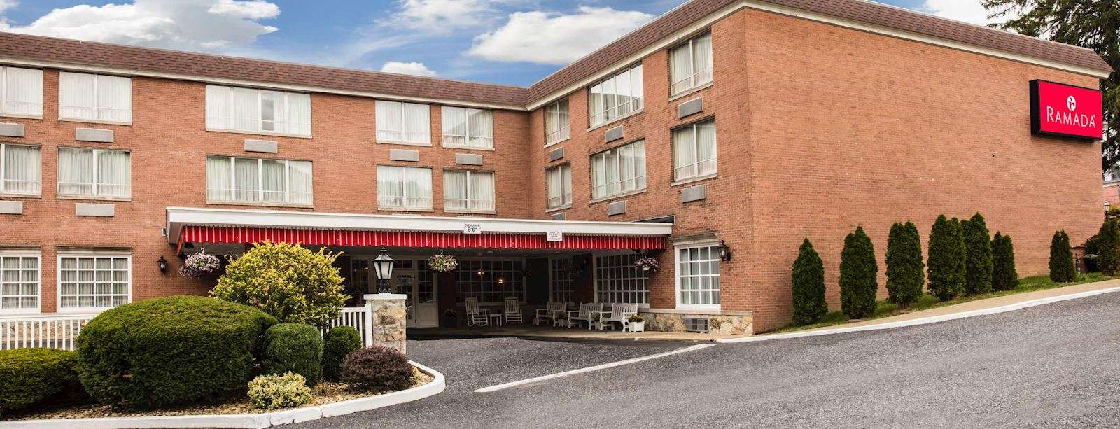 Hotel in ligonier, Pennsylvania