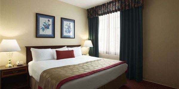Handicapped Queen Room in Ramada by Wyndham Ligonier Handicapped Queen Room in Ramada by Wyndham Ligonier